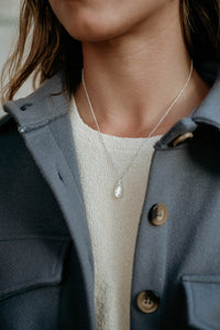 Marmee Drop Necklace-mother of pearl