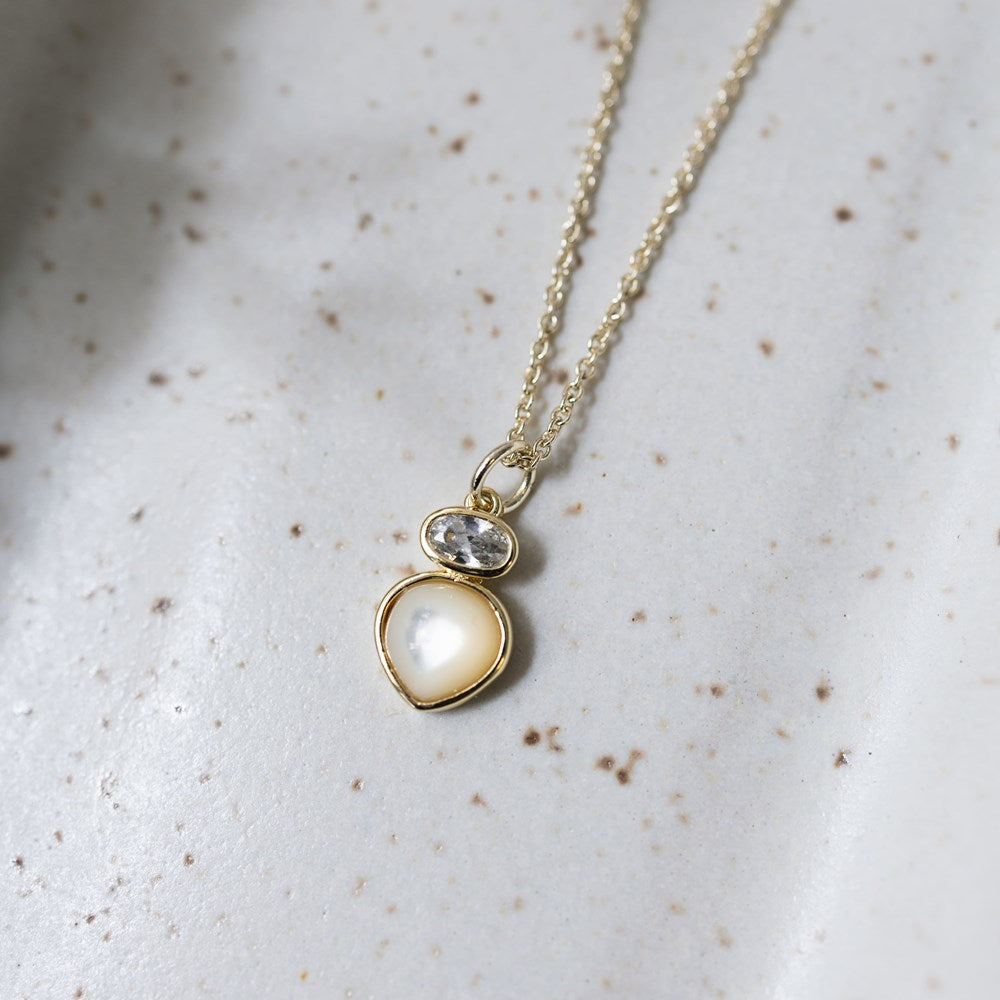 Anastasia Necklace-moonstone/clear