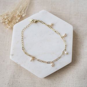 Beatrice Bracelet-white pearl