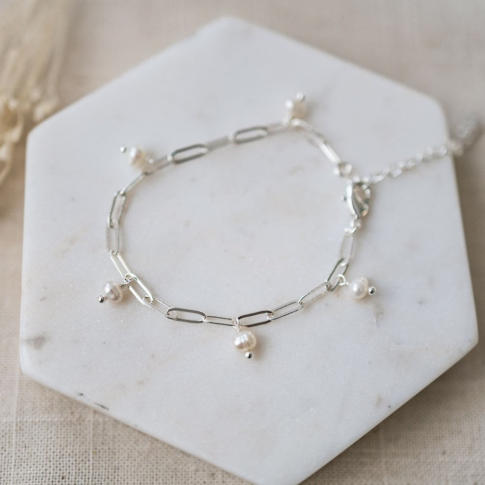 Beatrice Bracelet-white pearl