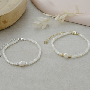 Bella Bracelet-mother of pearl/white pearl