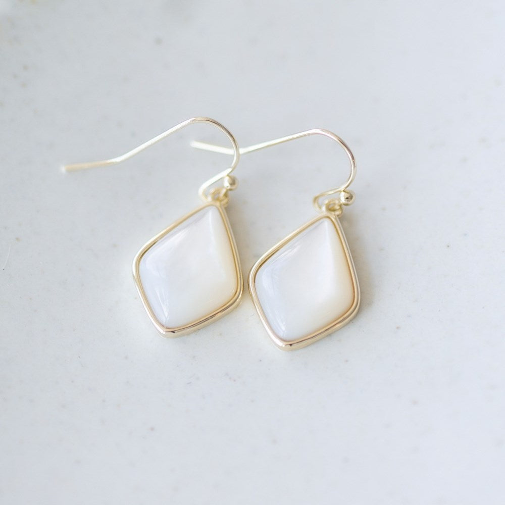 Evora Earrings-mother of pearl