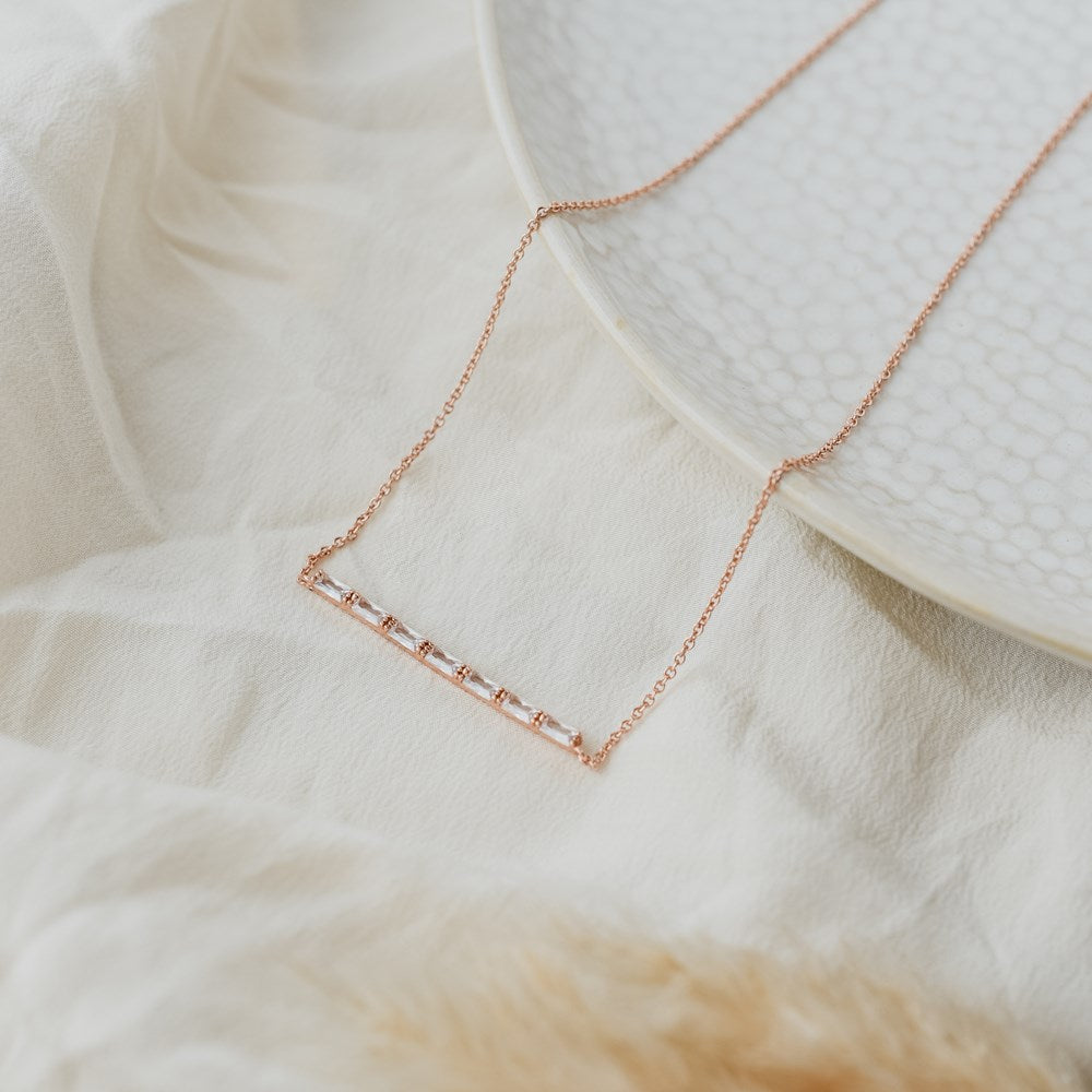 Horizontal Poise Necklace