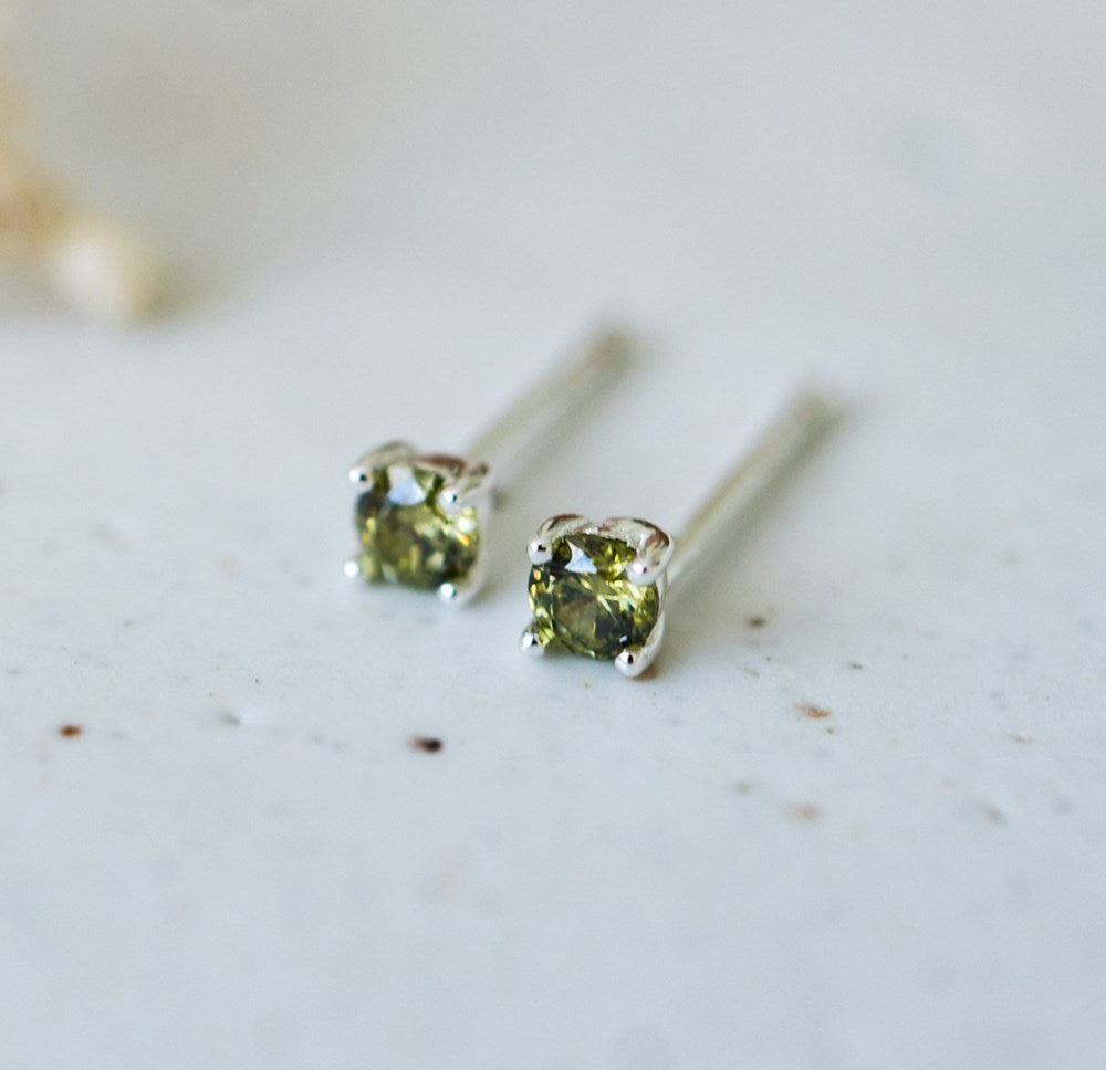 Shimmer Studs-moss green