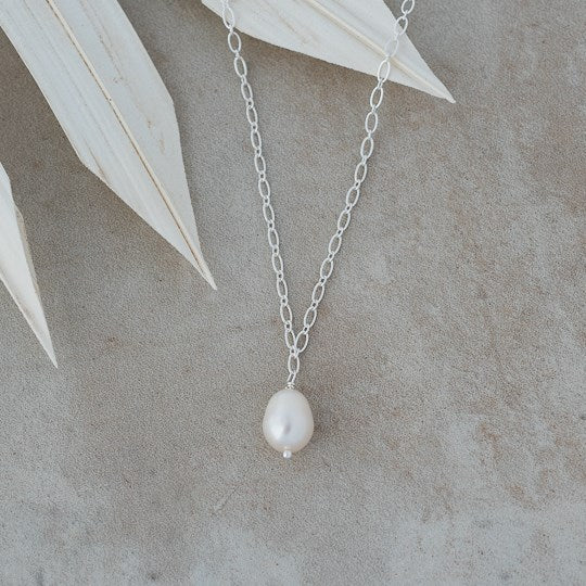 Veda Necklace-white pearl